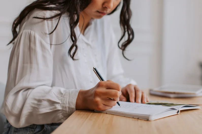 Ghostwriter für akademische Beratung